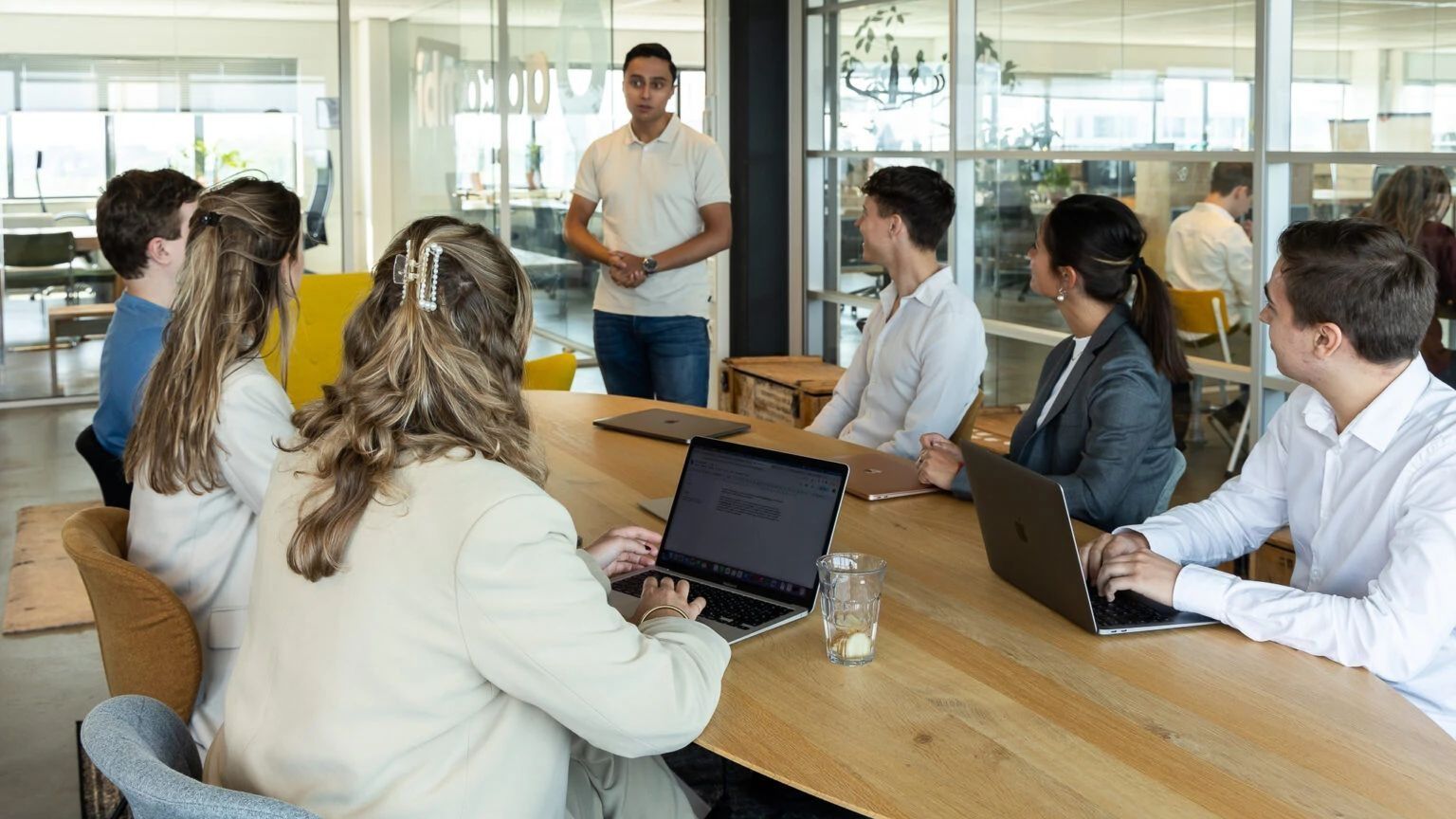 Professioneel gesprek in een formele setting