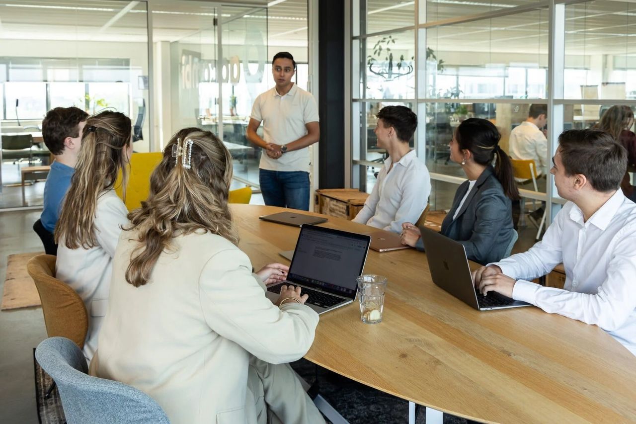 Professioneel gesprek in een formele setting